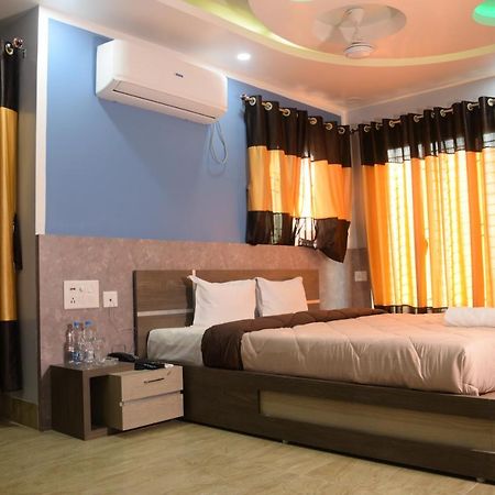 Hotel Nandini Baharampur Esterno foto