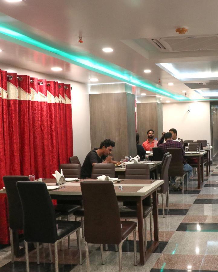Hotel Nandini Baharampur Esterno foto