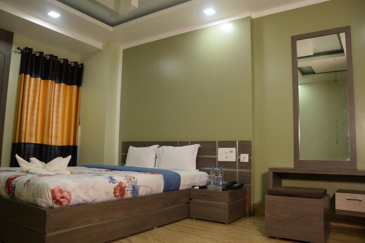 Hotel Nandini Baharampur Esterno foto